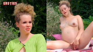 Ersties – Heißer Orgasmus mit der schwangeren Helena auf dem Rasen im Garten